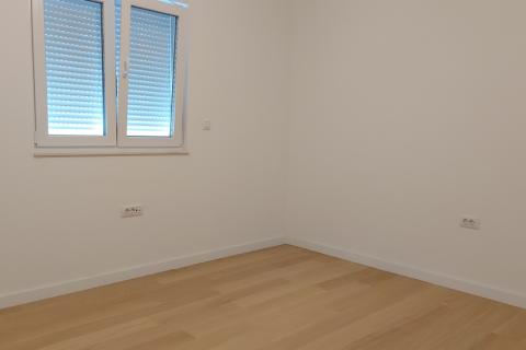 Viškovo - stan u novogradnji, okućnica