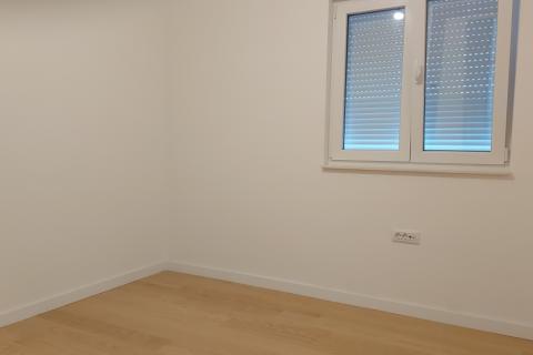 Viškovo - stan u novogradnji, okućnica