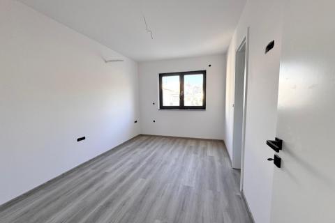 Novi Vinodolski,Klenovica-penthouse u novogradnji 100m od mora