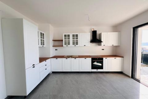 Novi Vinodolski,Klenovica-penthouse u novogradnji 100m od mora