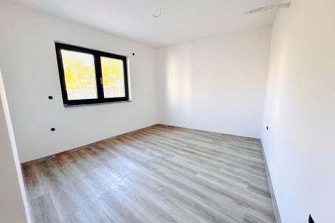 Novi Vinodolski,Klenovica-penthouse u novogradnji 100m od mora