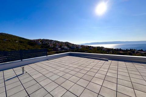 Novi Vinodolski,Klenovica-penthouse u novogradnji 100m od mora