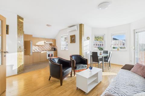 Zaprešić, Jablanovec- trosoban stan s balkonom