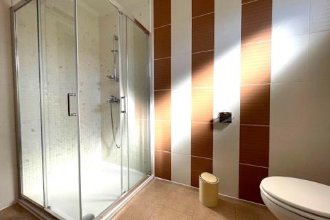 Otok Krk,Punat-obiteljska kuća s velikom okućnicom,pogled,blizina mora