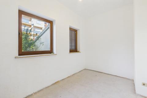 Pula, Veruda Porat - kuća sa tri stana