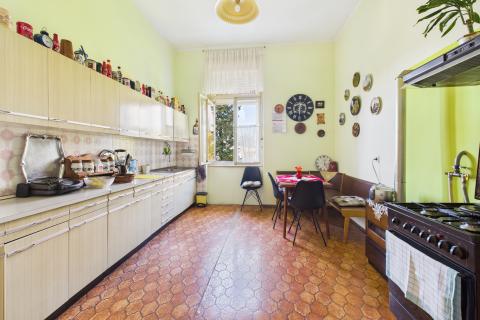 Pula, Zentrum – Wohnung in einer k.u.k.-Villa