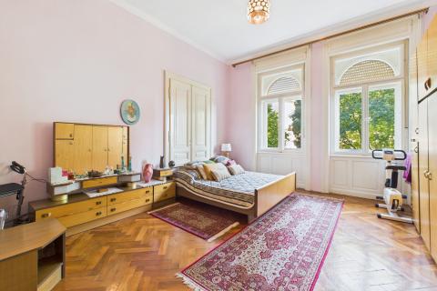 Pula, Zentrum – Wohnung in einer k.u.k.-Villa