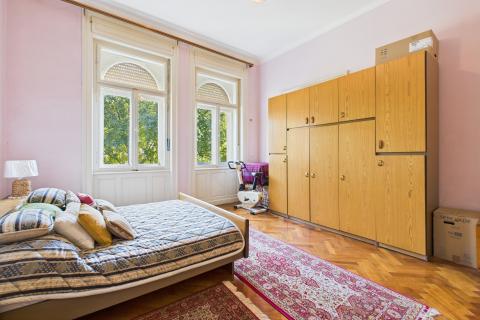 Pula, Zentrum – Wohnung in einer k.u.k.-Villa