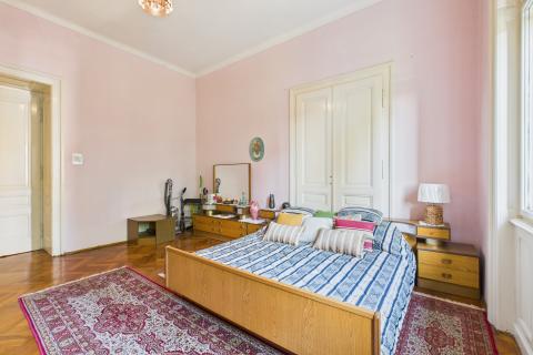 Pula, Zentrum – Wohnung in einer k.u.k.-Villa