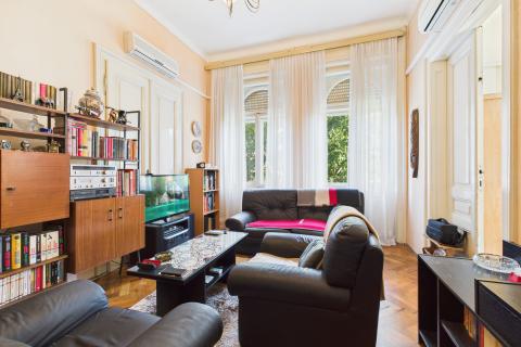 Pula, Zentrum – Wohnung in einer k.u.k.-Villa