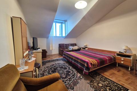 RIJEKA, CENTAR- stan s pogledom na kazalište