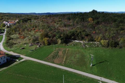 ISTRIA, ROČKO POLJE - Building land 1784 m2 - Affordable!