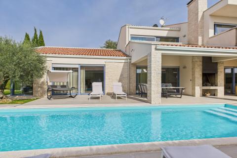 Istra, Sveti Lovreč -Moderna luksuzna kuća s bazenom i jacuzzijem na velikoj okućnici