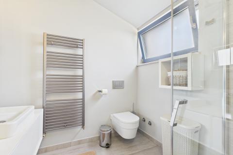 Istra, Sveti Lovreč -Moderna luksuzna kuća s bazenom i jacuzzijem na velikoj okućnici