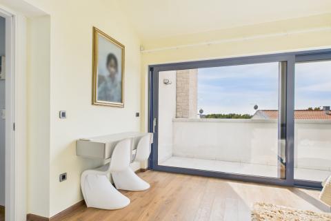 Istra, Sveti Lovreč -Moderna luksuzna kuća s bazenom i jacuzzijem na velikoj okućnici