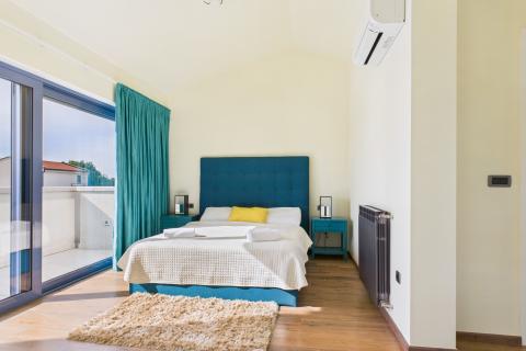 Istra, Sveti Lovreč -Moderna luksuzna kuća s bazenom i jacuzzijem na velikoj okućnici