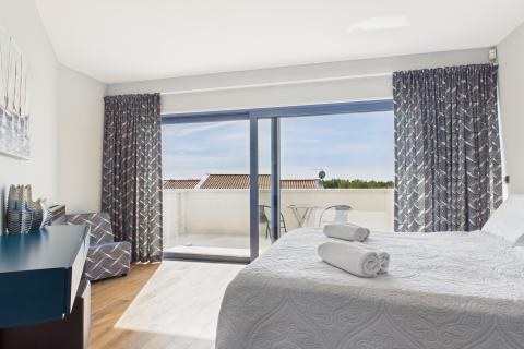 Istra, Sveti Lovreč -Moderna luksuzna kuća s bazenom i jacuzzijem na velikoj okućnici