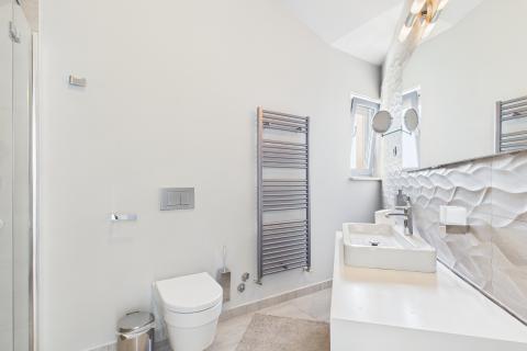 Istra, Sveti Lovreč -Moderna luksuzna kuća s bazenom i jacuzzijem na velikoj okućnici