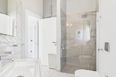 Istra, Sveti Lovreč -Moderna luksuzna kuća s bazenom i jacuzzijem na velikoj okućnici