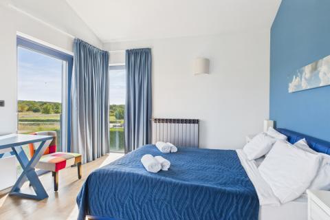 Istra, Sveti Lovreč -Moderna luksuzna kuća s bazenom i jacuzzijem na velikoj okućnici