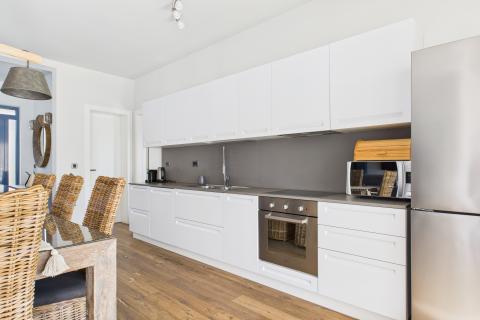 Istra, Sveti Lovreč -Moderna luksuzna kuća s bazenom i jacuzzijem na velikoj okućnici