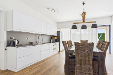 Istra, Sveti Lovreč -Moderna luksuzna kuća s bazenom i jacuzzijem na velikoj okućnici