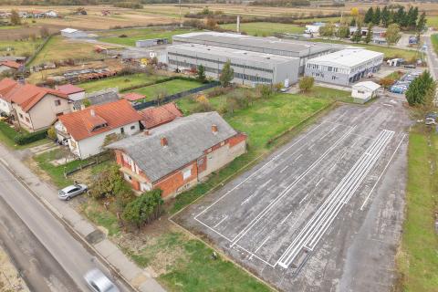 Luka, Vrbovec, Kuća s okućnicom