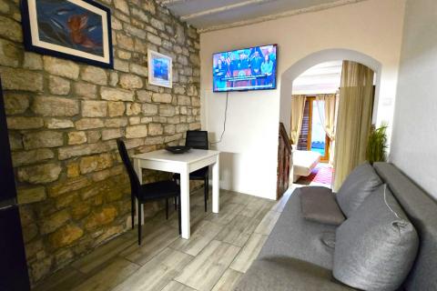 Rovinj, centar, stan 35 m2, terasa, mirna lokacija