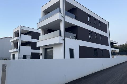 Istra,Medulin, trosoban stan 500 m od mora