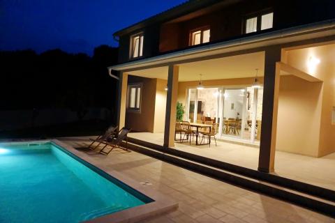 Istra,Pula,nova kuća sa bazenom 