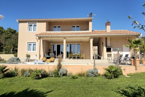 Istra,Pula,nova kuća sa bazenom 