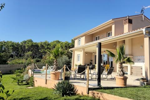 Istra,Pula,nova kuća sa bazenom 