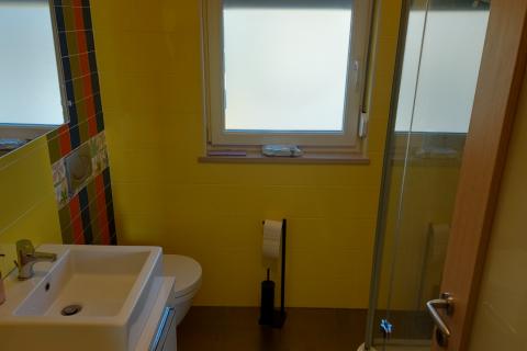 Rijeka, Srdoči, dvosobni stan 77 m2, balkon