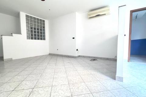 Otok Krk, Njivice, trosobni stan, terasa, parking