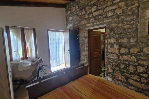 Parenzo, area più ampia – casa istriana ristrutturata, 194 m² di superficie abitabile, 900 m² di terreno