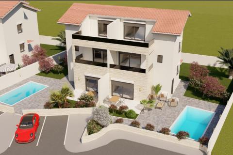 Istra,Poreč okolica, Lovreč, kuća s bazenom u izgradnji