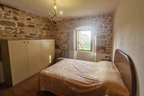 Parenzo, area più ampia – casa istriana ristrutturata, 194 m² di superficie abitabile, 900 m² di terreno