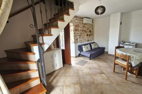 Parenzo, area più ampia – casa istriana ristrutturata, 194 m² di superficie abitabile, 900 m² di terreno