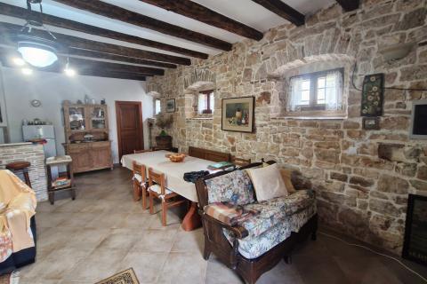 Parenzo, area più ampia – casa istriana ristrutturata, 194 m² di superficie abitabile, 900 m² di terreno