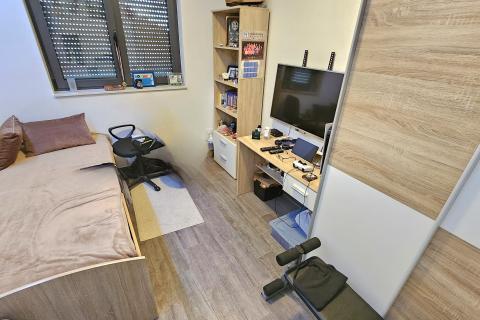 Zagreb, Črnomerec - četverosoban stan s garažom i dvorištem