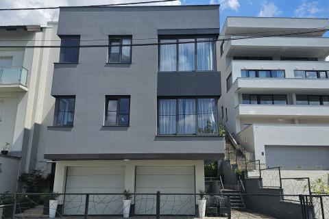 Zagreb, Črnomerec - četverosoban stan s garažom i dvorištem