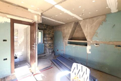 Istra, Belaj, stara avtohtona istrska hiša z vrtom 11000m2