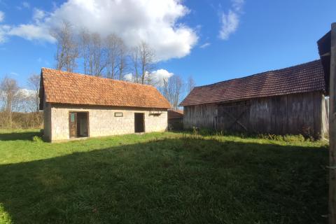 Barilović,Svojić, seosko imanje,73500 m2 zemljišta