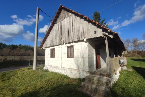 Barilović,Svojić, seosko imanje,73500 m2 zemljišta