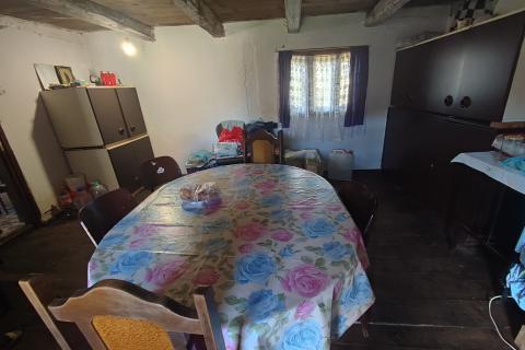 Barilović,Svojić, seosko imanje,73500 m2 zemljišta