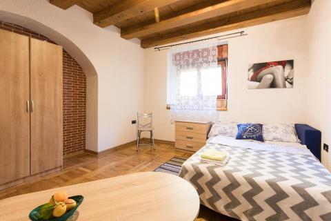 Rijeka, Mlaka - etaža s okućnicom