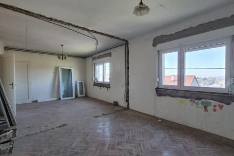 Zagreb, Sveti Duh - stan s potkrovljem za adaptaciju