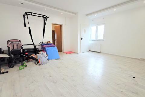 Zagreb, ŠESTINE | Moderna vila na tri etaže s vrtom i terasama