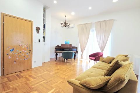 Zagreb, ŠESTINE | Moderna vila na tri etaže s vrtom i terasama