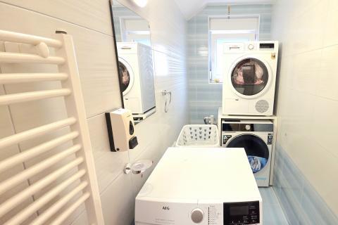 Zagreb, ŠESTINE | Moderna vila na tri etaže s vrtom i terasama